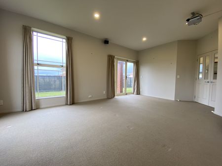 18 White Pine Avenue, Woodridge - Photo 3