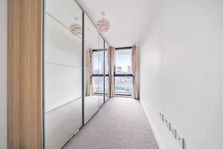 3 bedroom flat to rent - Photo 3