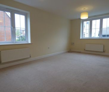 3 bedroom end of terrace house to rent - Photo 1