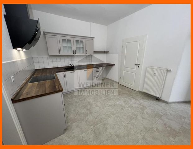 Moderne 3-Raum-Wohnung mit mit großer Wohnküche, EBK, Wanne und Balkon in Gera Ost! - Photo 1