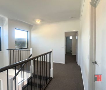 BRAND NEW TOWNHOUSES – MODERN LUXURY IN PRIME BOX HILL LOCATION - Photo 1