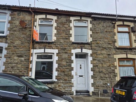 3 bedroom terraced house to rent - Photo 5