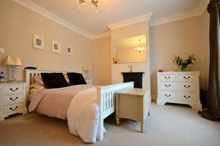 3 Bedroom Terraced To Let - Photo 4