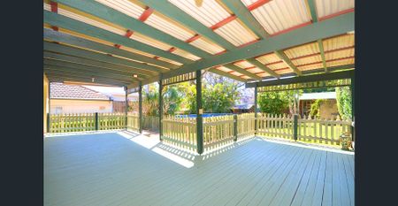 Beautiful Family Home!! - Photo 2