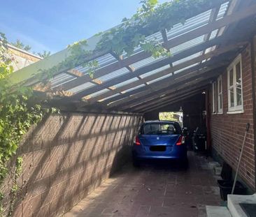 Four Bedroom Home - Rosyln - Photo 5