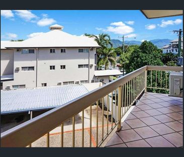 Cozy Top Floor Apartment in Cairns North - Photo 5