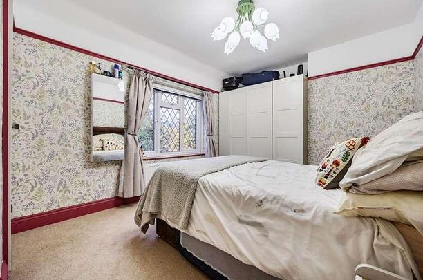 Stuart Close, Emmer Green, RG4 - Photo 1