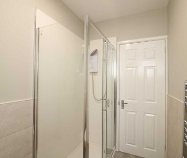 3 bedroom semi-detached house to rent - Photo 6