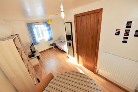 1 bedroom Flat in Flat G, Leeds - Photo 4