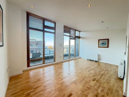 The locks, Charlotte Quay Dock, Ringsend, Dublin 4 - Photo 2