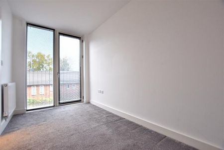 3 Bedroom Terraced To Let - Photo 2