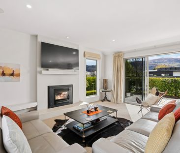 Large Family Home - Unfurnished - Photo 1