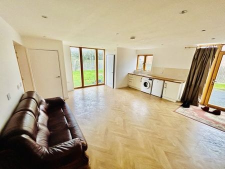 Marston Croft, Southam, CV47 - Photo 2