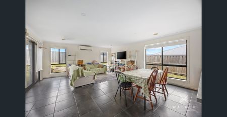 Spacious 4 Bedroom Home Close to Delacombe Town Shopping Centre - Photo 2