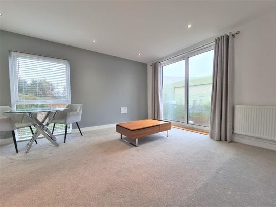 1 bed flat to rent in Greenham Avenue, Reading, Berkshire, RG2 0WY - Photo 1