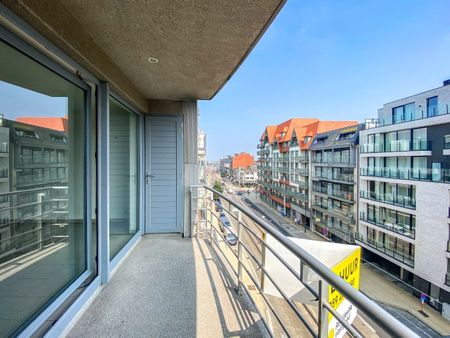 Goed gelegen 1-slaapkamerappartement (66m²) te Oostduinkerke-Bad vlakbij de winkelstraat en het strand. - Foto 4