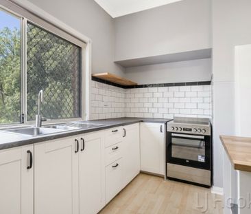 Charming Family Home in a Prime Location! - Photo 4