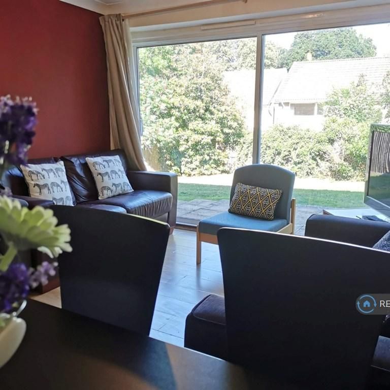 1 bedroom in a house share to rent - Photo 1