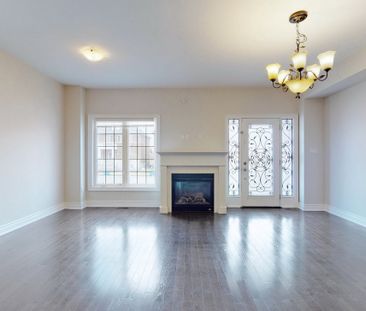 For Lease - 166 Verdi Road, Richmond Hill, Ontario - Photo 2