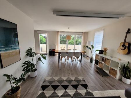 Location Appartement 4 pièces 87m² LOOS 59120 - Photo 2