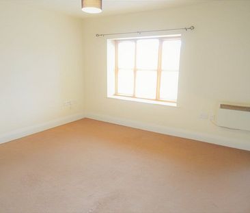 1 Bed Apartment - Photo 1