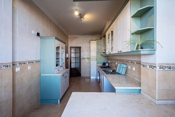 House T5 in Carcavelos e Parede, Cascais - Photo 1