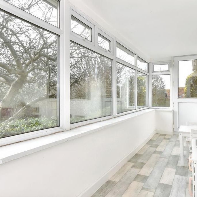 2 bedroom detached bungalow to rent - Photo 1