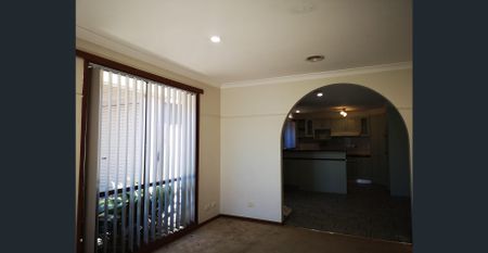 Spacious Family Home in Prime Narre Warren Location - Photo 5