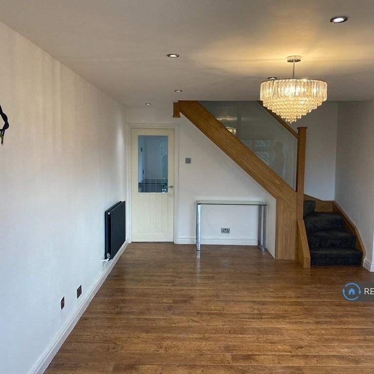 2 bedroom terraced house to rent - Photo 1