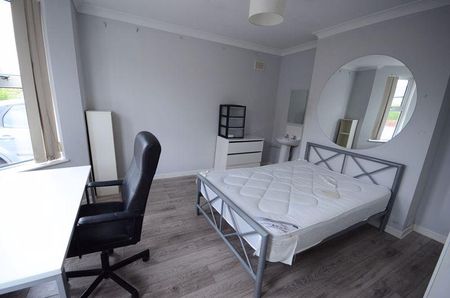 7 bedroom detached house to rent - Photo 3