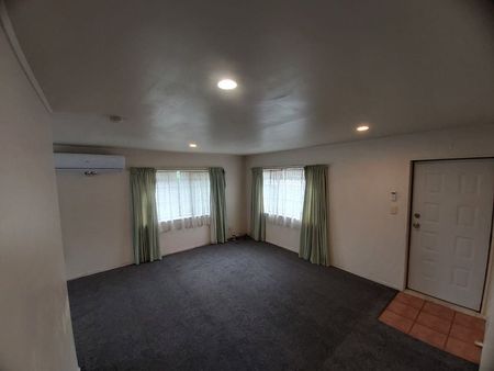 Mangere 3 bedroom house - Photo 4