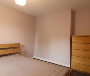 3 bedroom detached house to rent - Photo 2