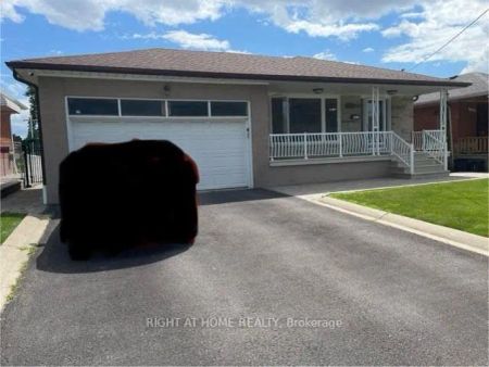 Detached Home For Lease | W9195011 - Photo 2