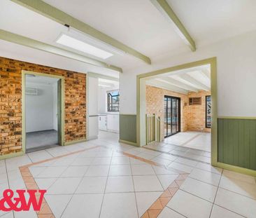 LARGE HOME WITH A POOL !! - Photo 3