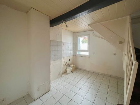 Solides, unterkellertes Einfamilienhaus mit optionalem Stellplatz zur Miete! - Photo 4