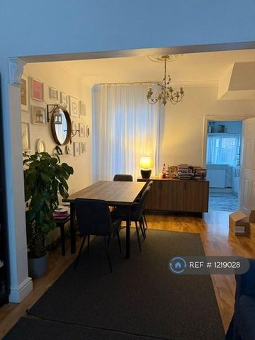 2 bedroom terraced house to rent - Photo 2