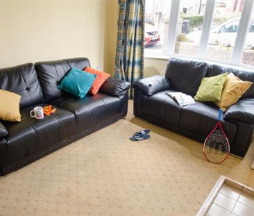 3 bedroom private hall to rent - Photo 2