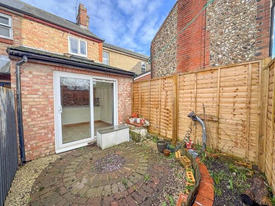 2 bedroom terraced house to rent - Photo 1