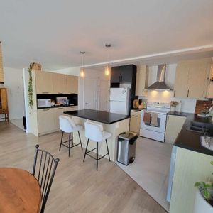 Appartement lumineux 4 1/2 domaine boisé - Photo 2