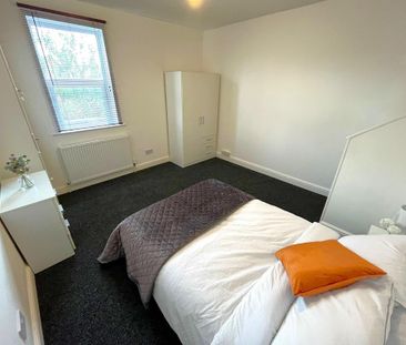 1 bedroom in a house share to rent - Photo 4