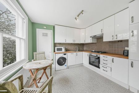 2 bedroom flat to rent - Photo 5