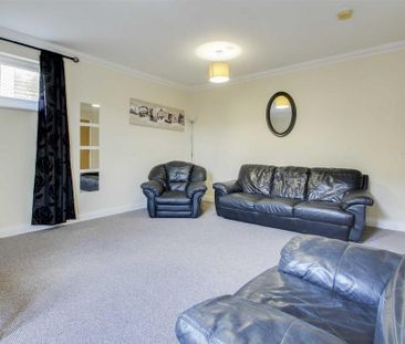 4 bedroom apartment to rent - Photo 2