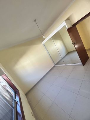 Amazing Large 5 Bedroom Home - Photo 1