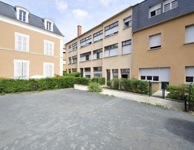 Location Appartement 2 pièces 44 m² Issoudun - Photo 1