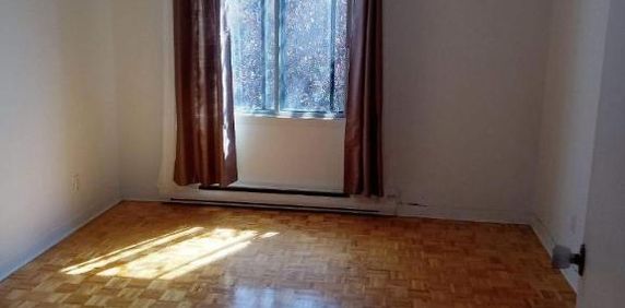 1 CH - 1 SDB - Saint-Jean-sur-Richelieu - $995 /mo - Photo 2