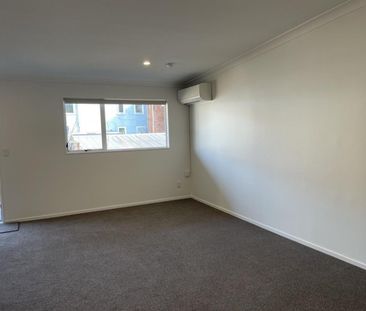 Two-bedroom Central City apartment - Photo 1