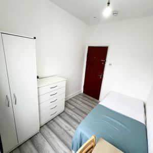 Room in a Shared House, Homefield Road, HA0 - Photo 2