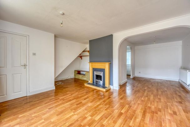 3 bedroom semi-detached house to rent - Photo 1