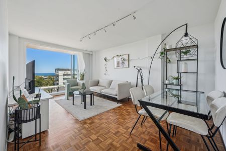 Sun-Drenched Bondi Haven with Spectacular Bondi Beach Views! - Photo 3