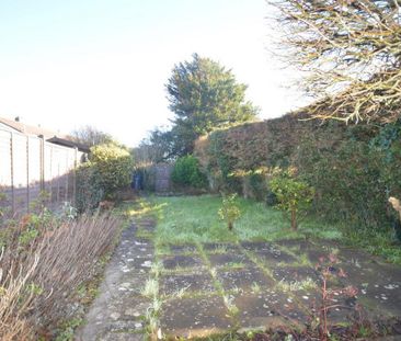 2 bedroom end of terrace house to rent - Photo 5